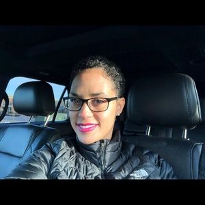 Meet your Posher, Leonor